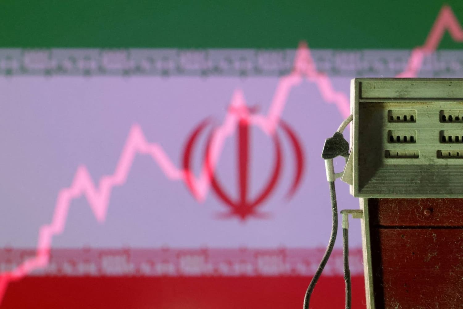 Nations meet to discuss fossil fuel exit as Iran war drives up prices