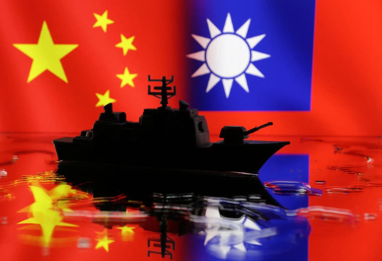 Taiwan on alert after spotting two Chinese warships near its Penghu islands