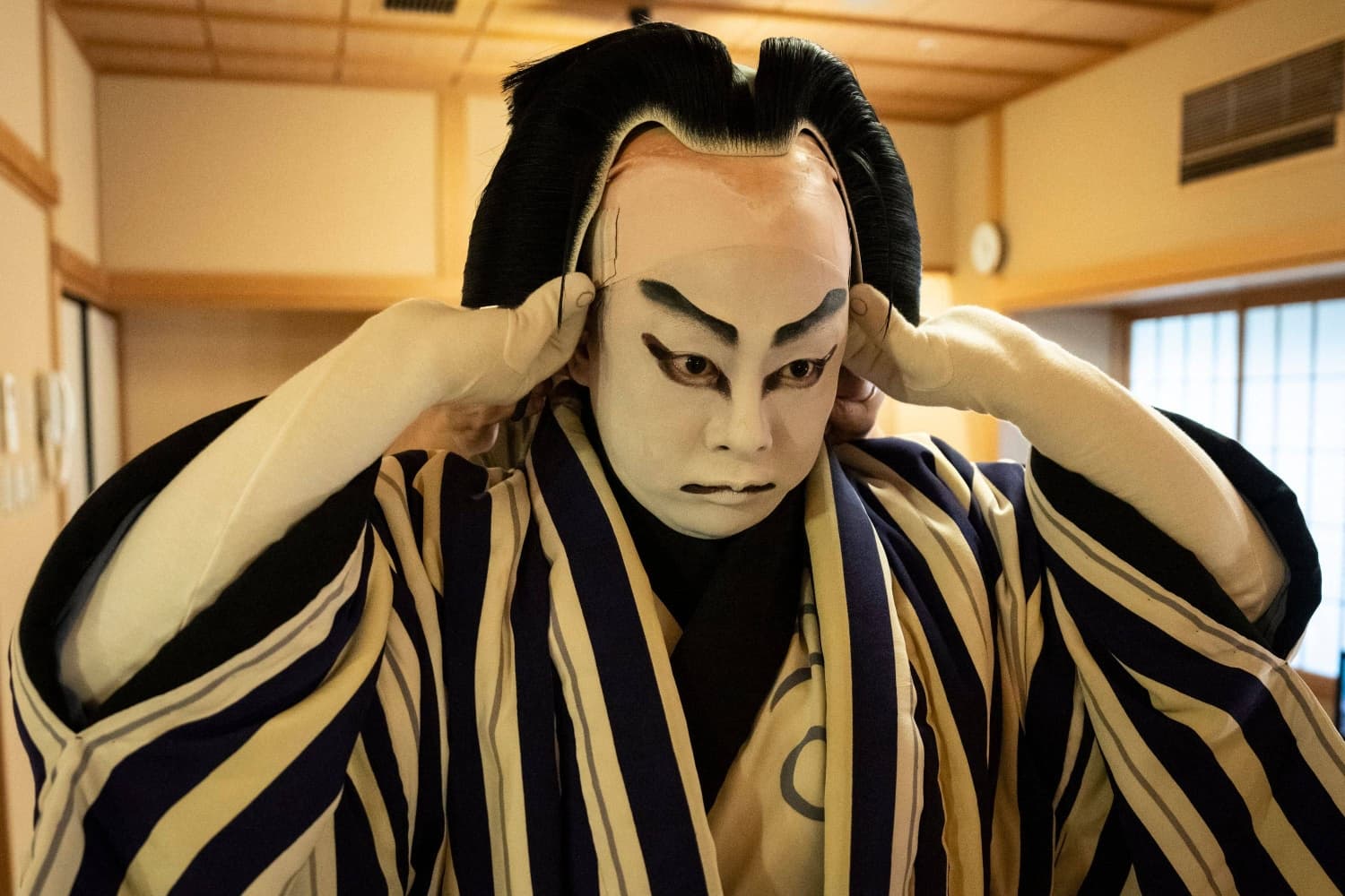 Japan's wig masters bring the kabuki stage to life