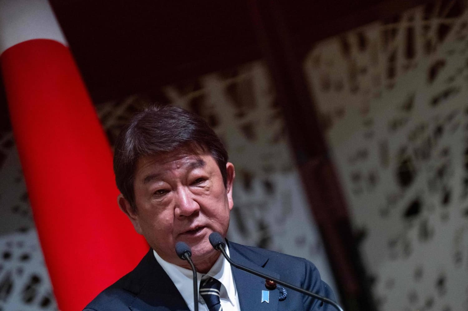 Japan tells Iran of strong hope for peace deal with U.S.
