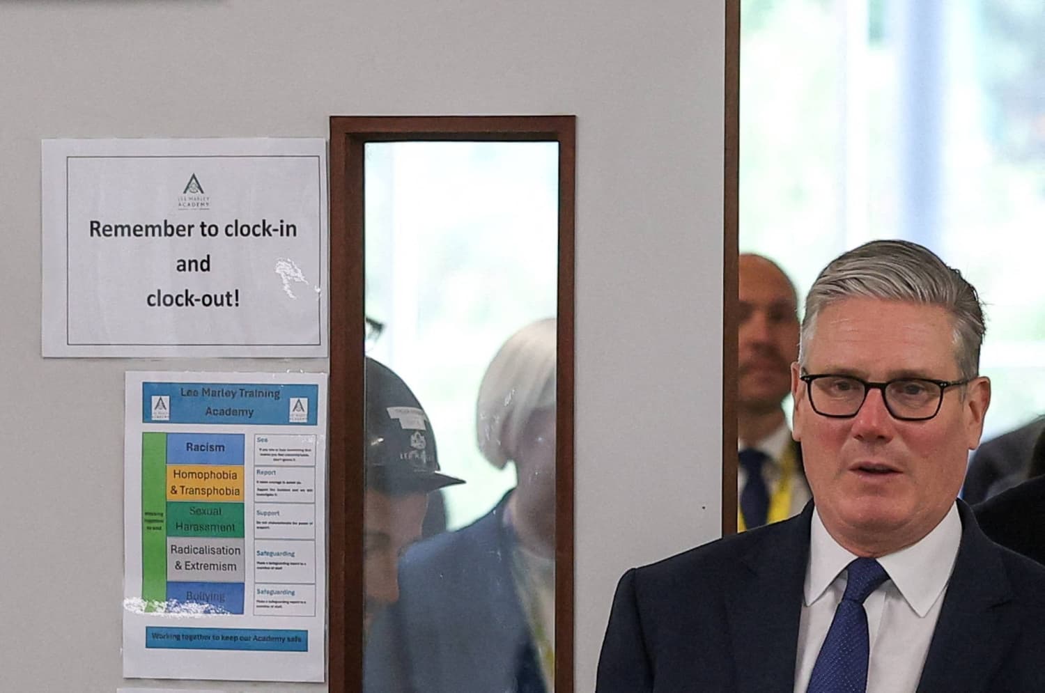 Labour Party Lawmakers Urge U.K. Prime Minister Starmer to Resign