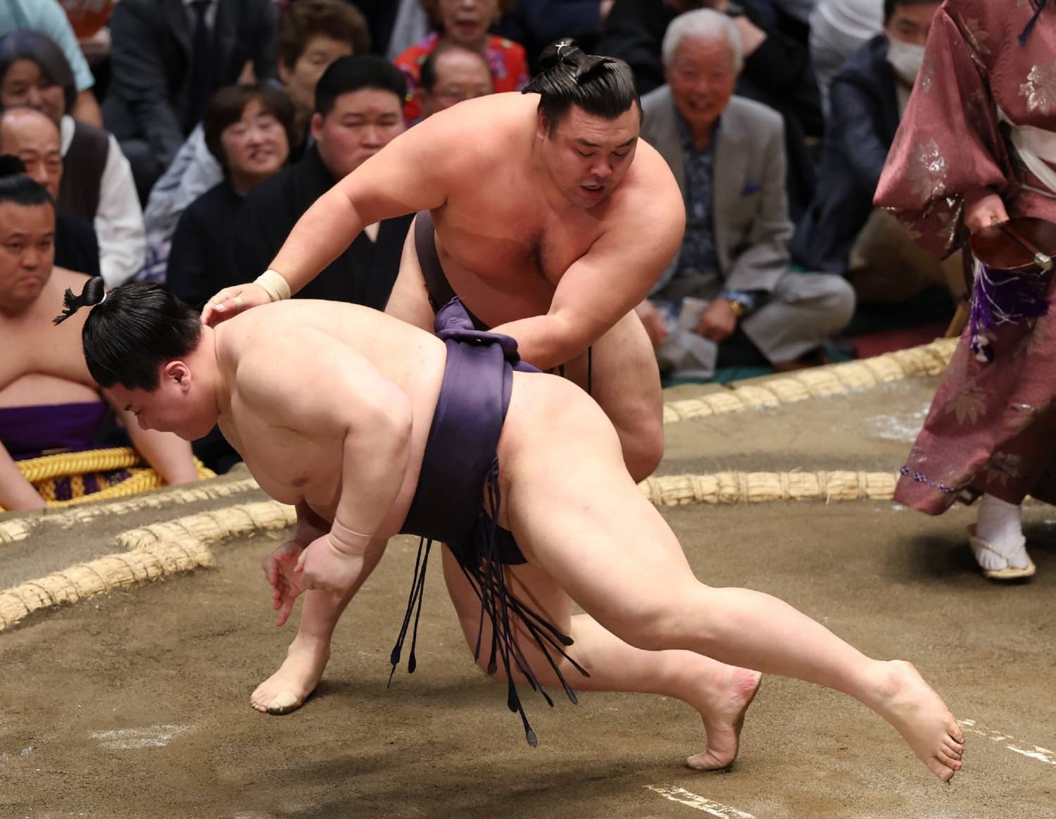 Kirishima Emerges as Favorite Amidst Injuries in Summer Basho