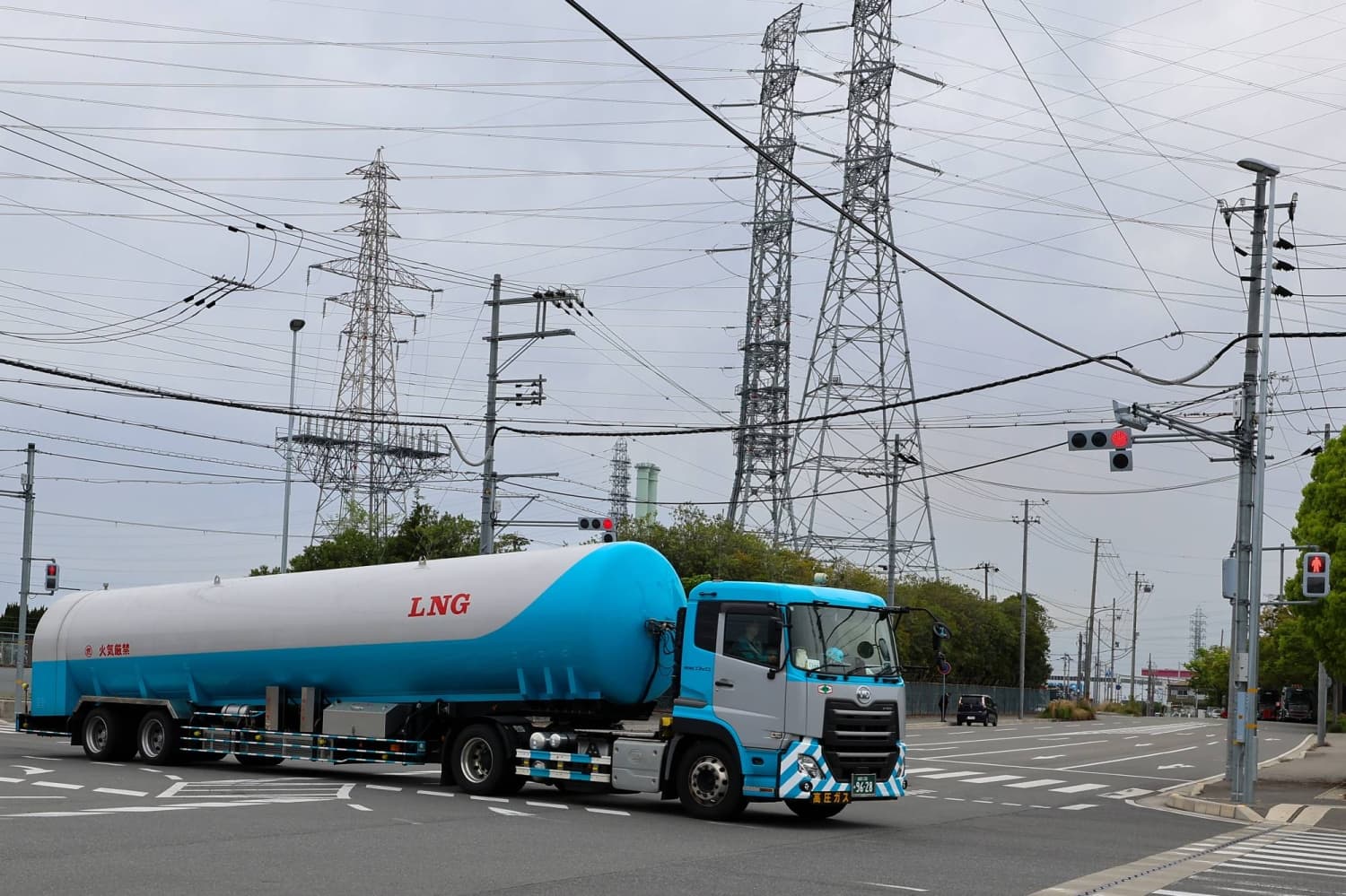 Japan Considers Summer Subsidies for Electricity and City Gas Amid Rising Costs