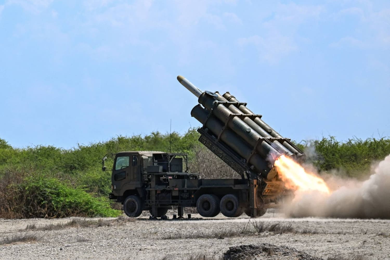 Japan Explores Possibility of Missile Exports to the Philippines