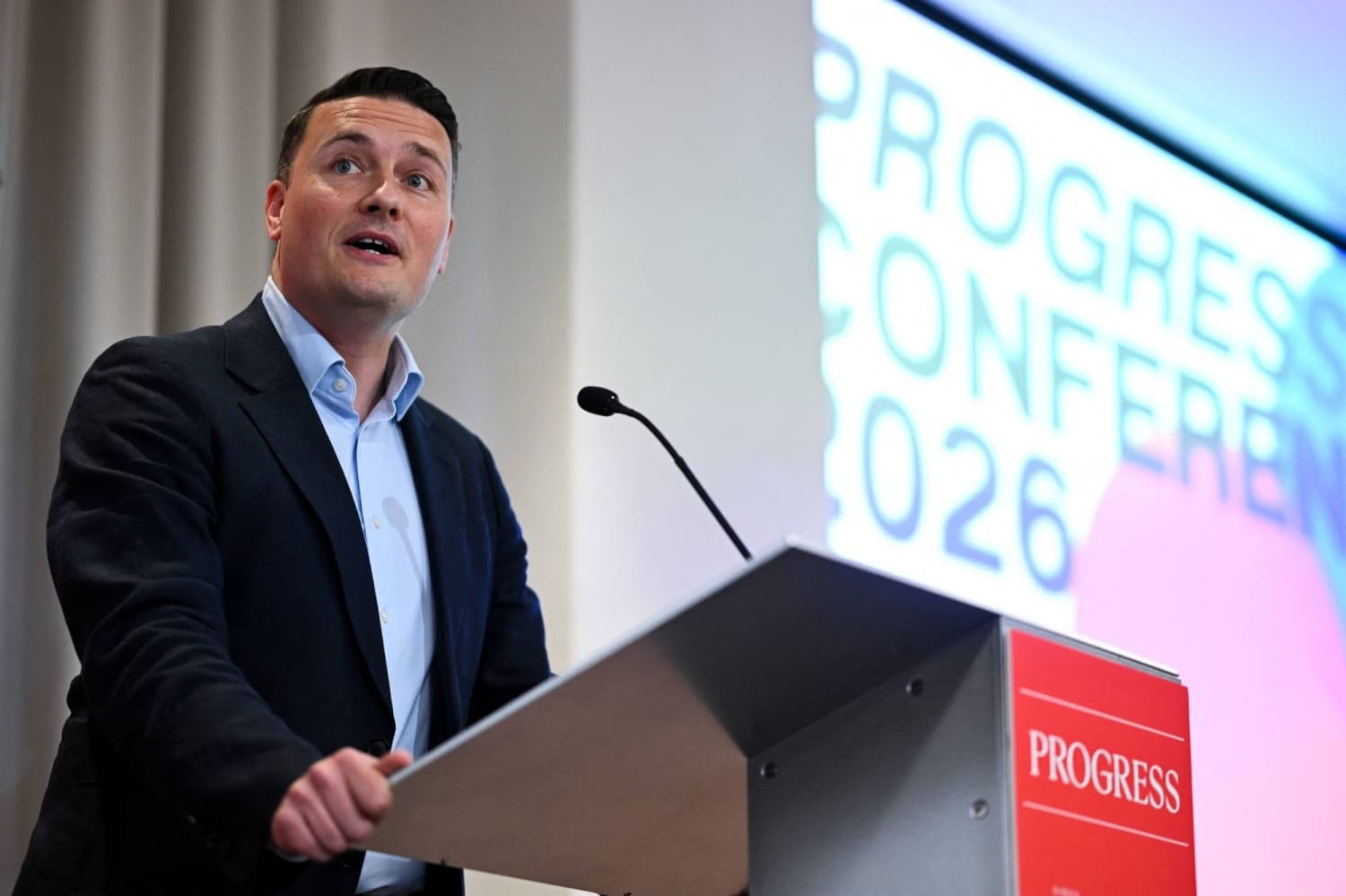 Wes Streeting, Right-Leaning Labour Politician, Announces Leadership Bid