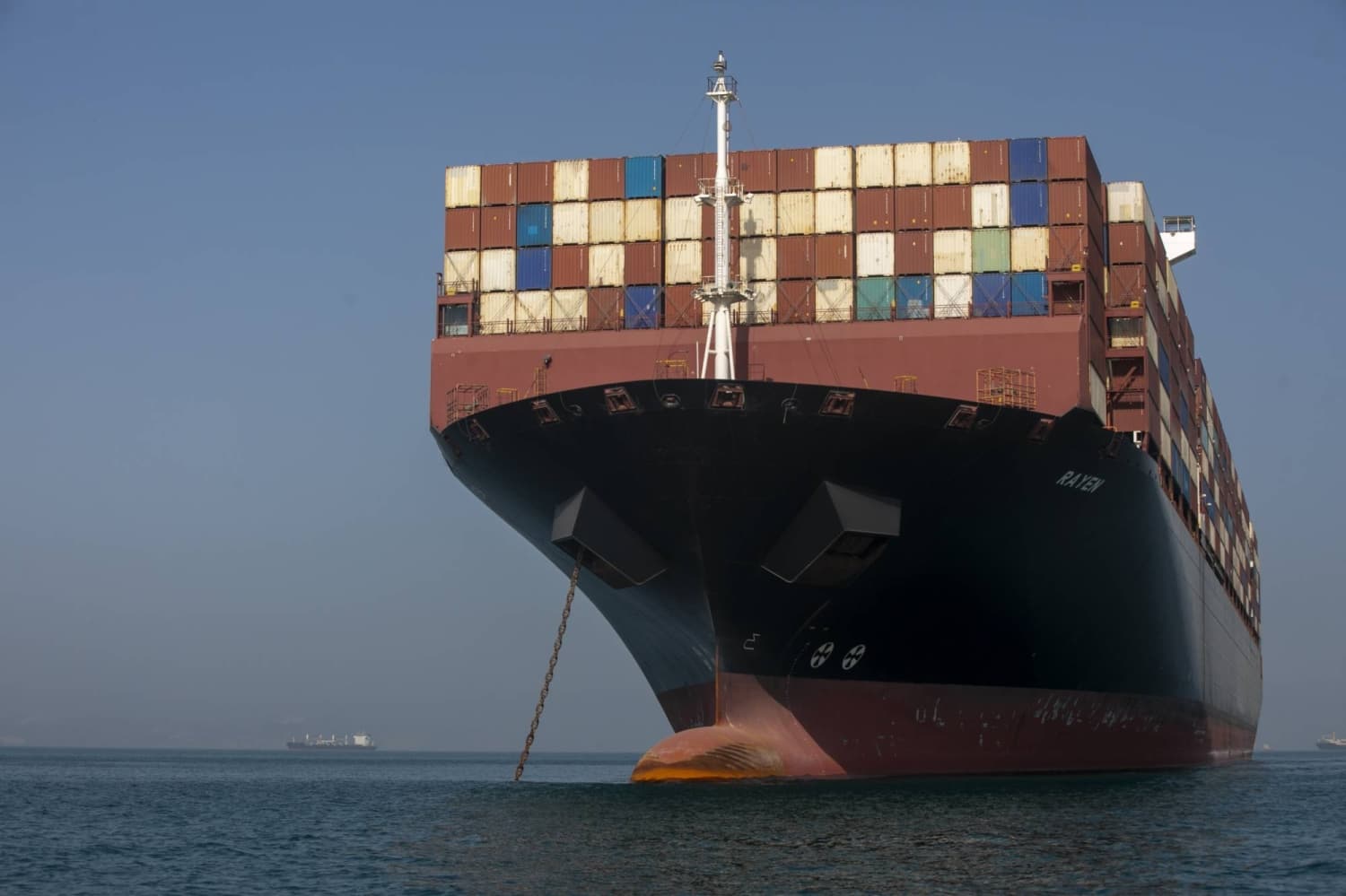 U.S. and Iran Remain Distant on Hormuz Agreement as Trump Warns Time is Running Out