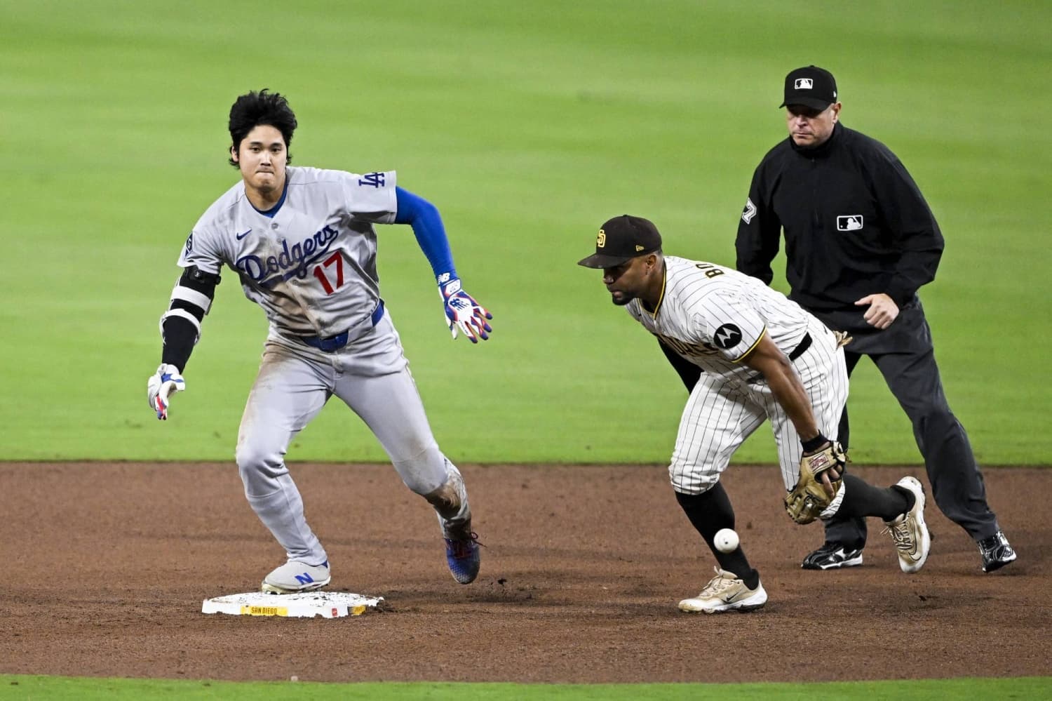 Dodgers Edge Padres in Ninth Inning to Claim First Place in NL West