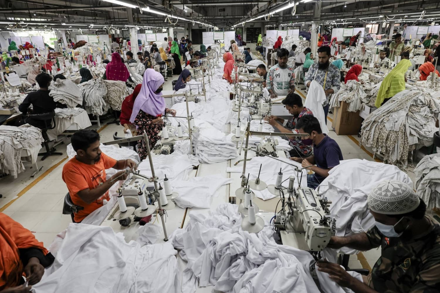 Bangladesh Garment Workers Endure Heat as Energy Cuts Limit Cooling