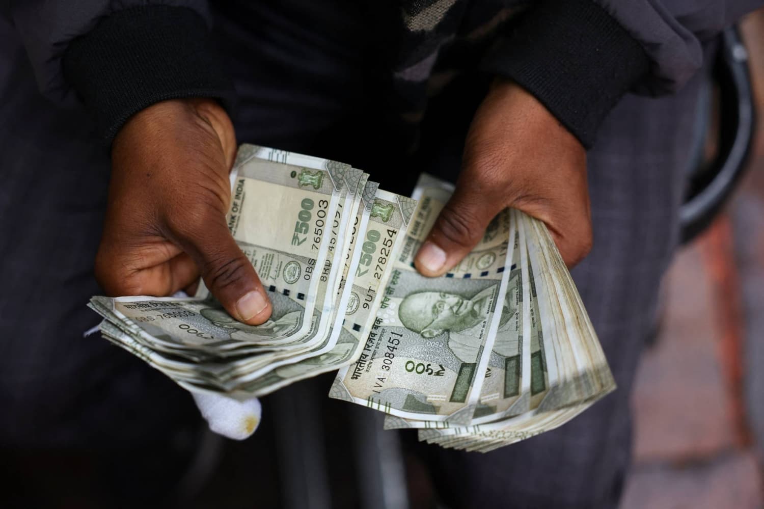 Asian Currencies Signal Concerns Over Rising Oil Prices