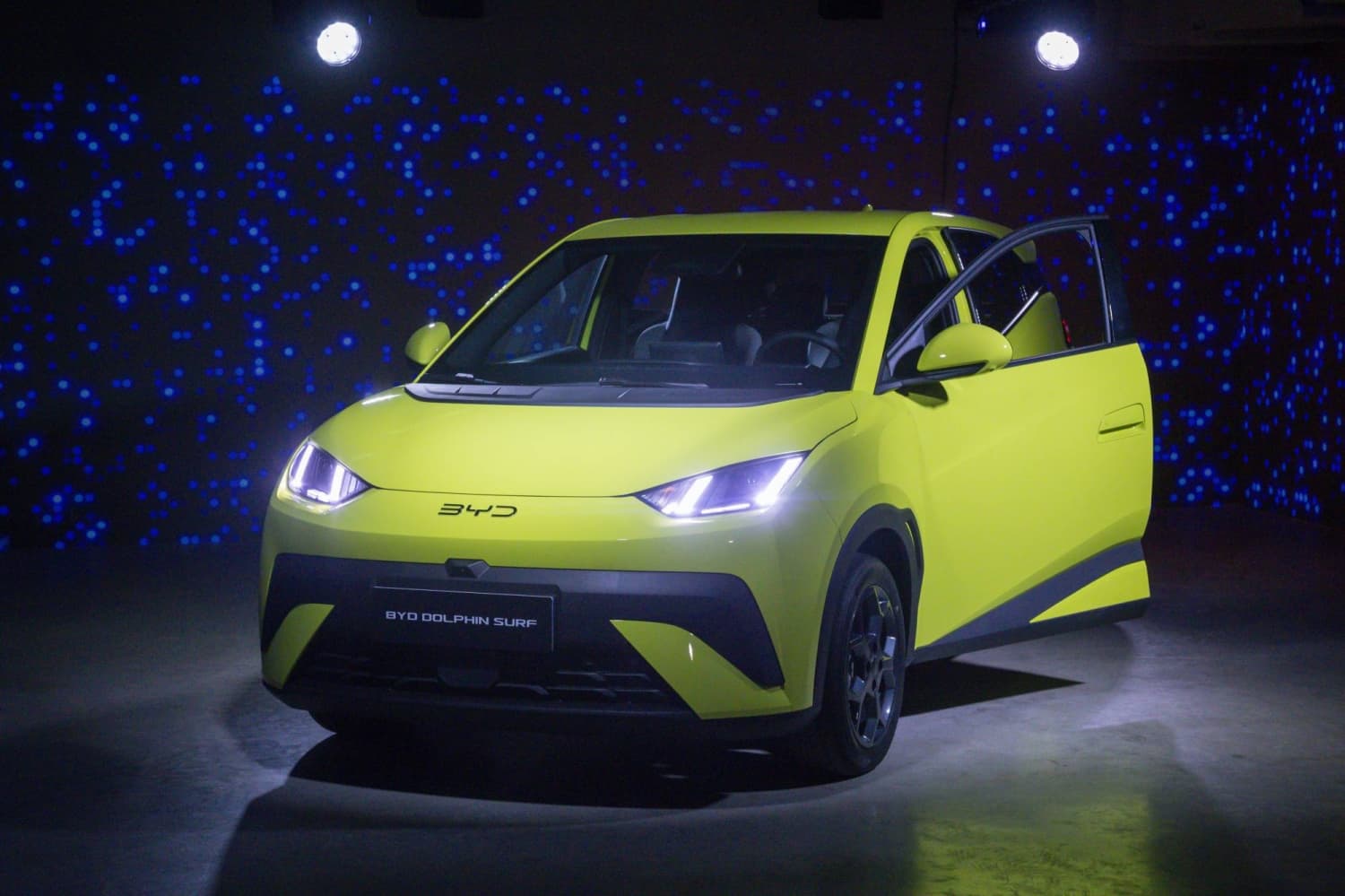 BYD Launches Advanced 4-Nanometer EV Chip to Enhance Smart Driving Capabilities