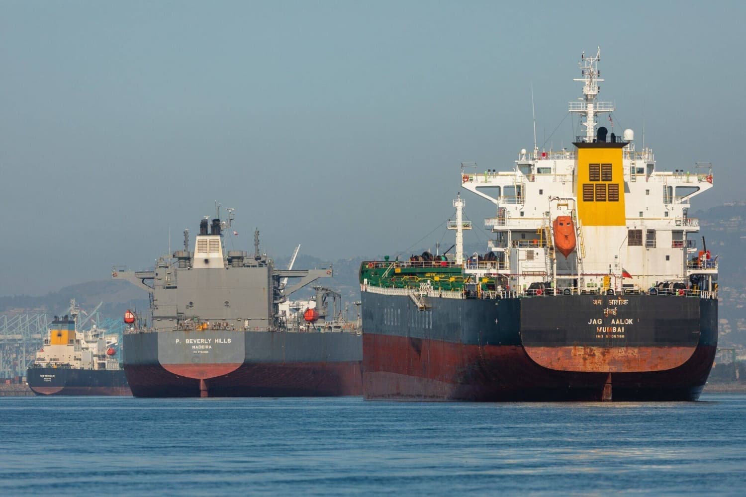 Oil Prices Decline as Israel and Lebanon Reach Conditional Ceasefire Agreement