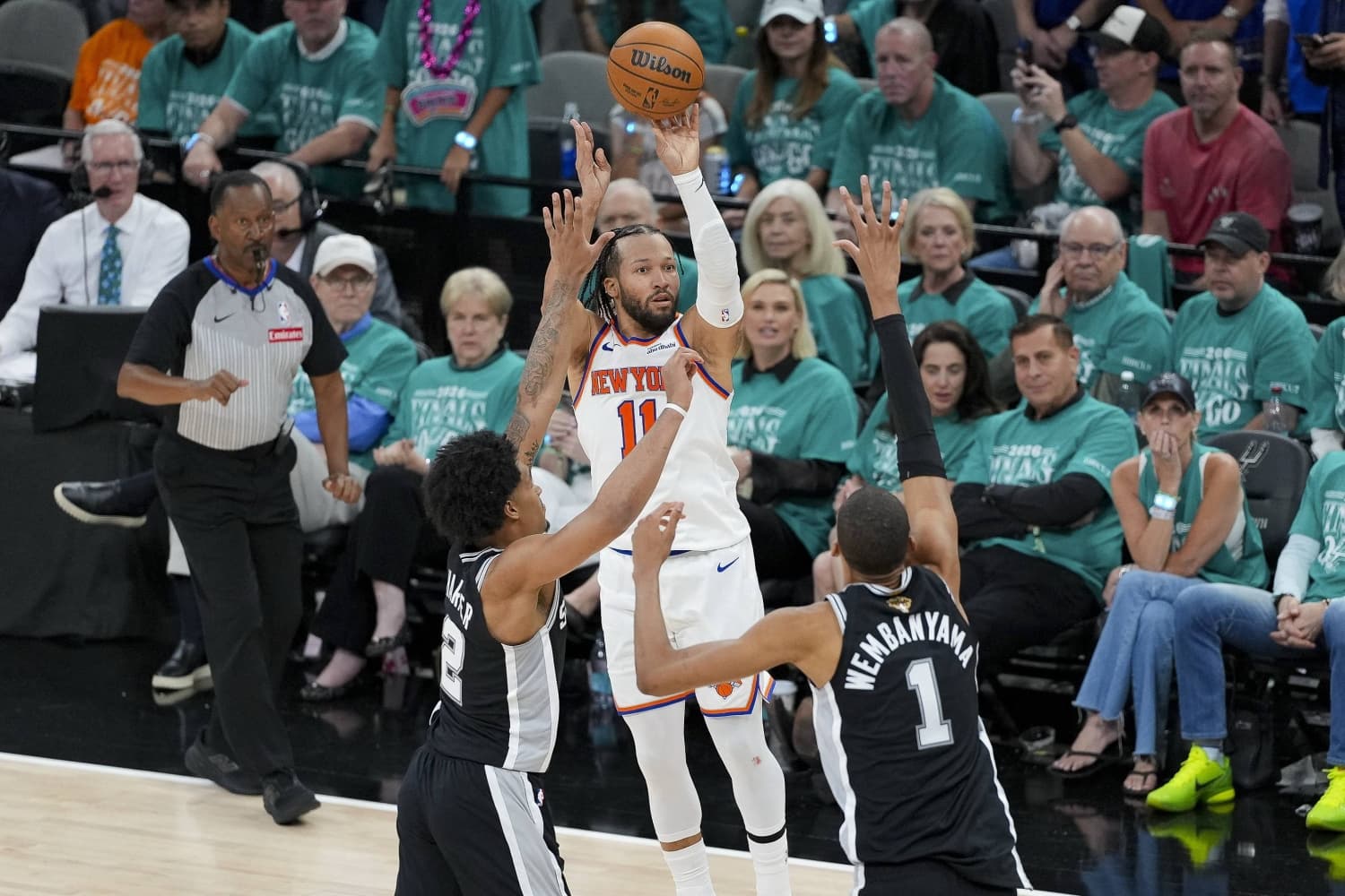 Jalen Brunson shines as Knicks come back to win Game 1 against rivals