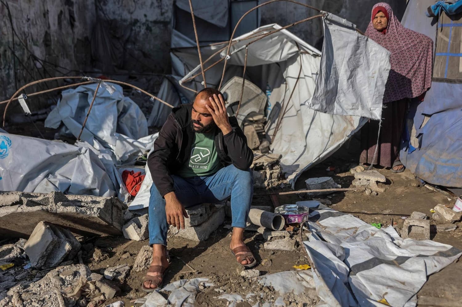 Trump Critiques Ceasefires as Violence Continues in the Middle East