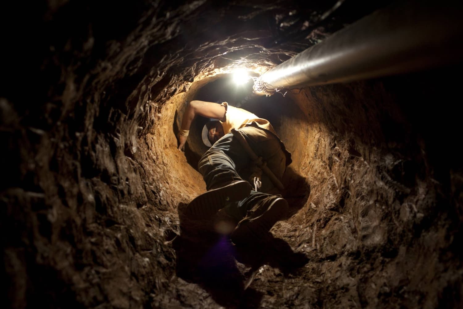 Venezuelan Mines Under Control of Gangs and Colombian Guerrillas