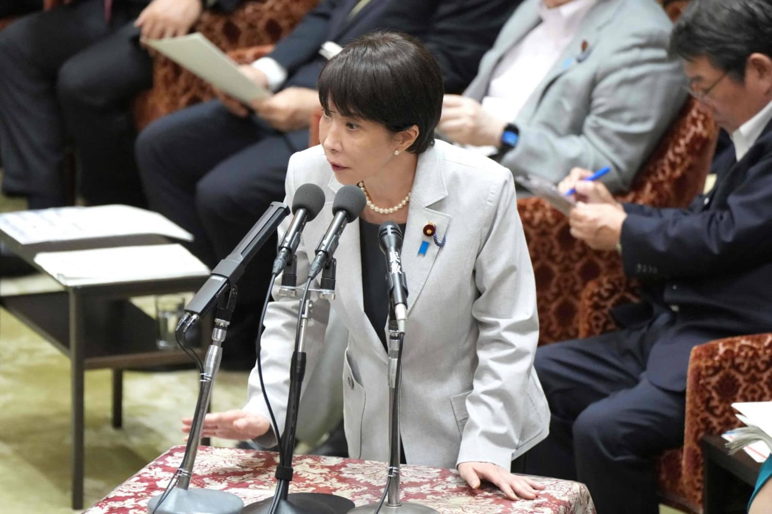 Takaichi Maintains Popularity Despite Decline in Approval Ratings