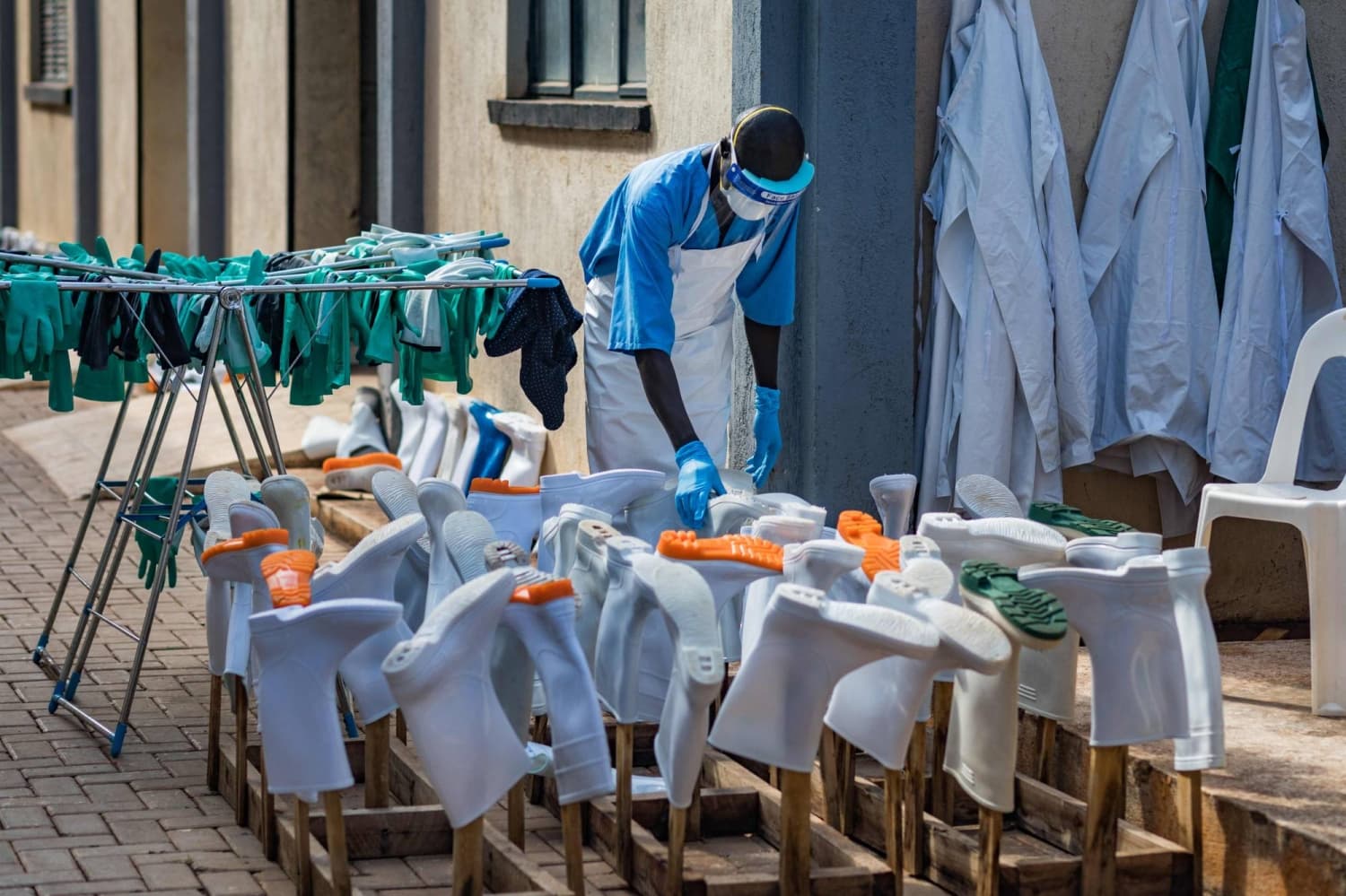 Congo Reports Over 100 Ebola Deaths Amid Threats from Armed Groups