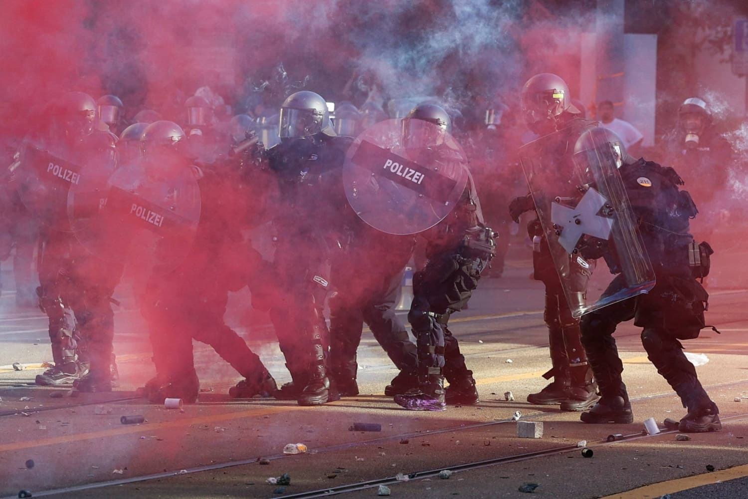 G7 Protest in Geneva Shifts from Festive Atmosphere to Violent Confrontation