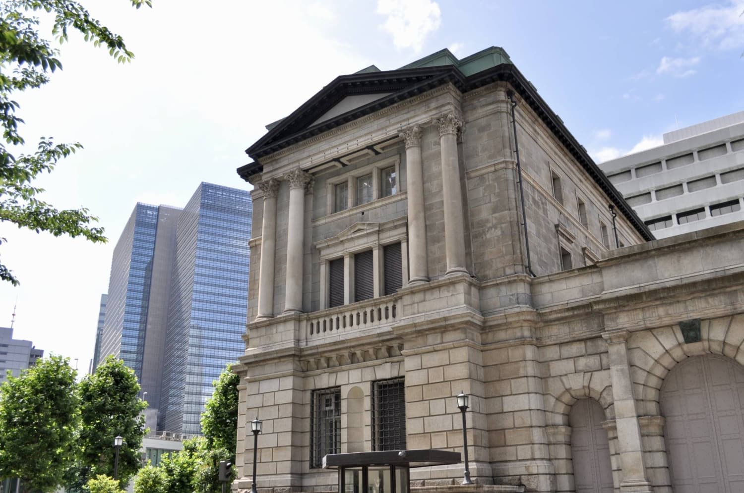Bank of Japan Raises Interest Rates to 1%, Highest Since 1995