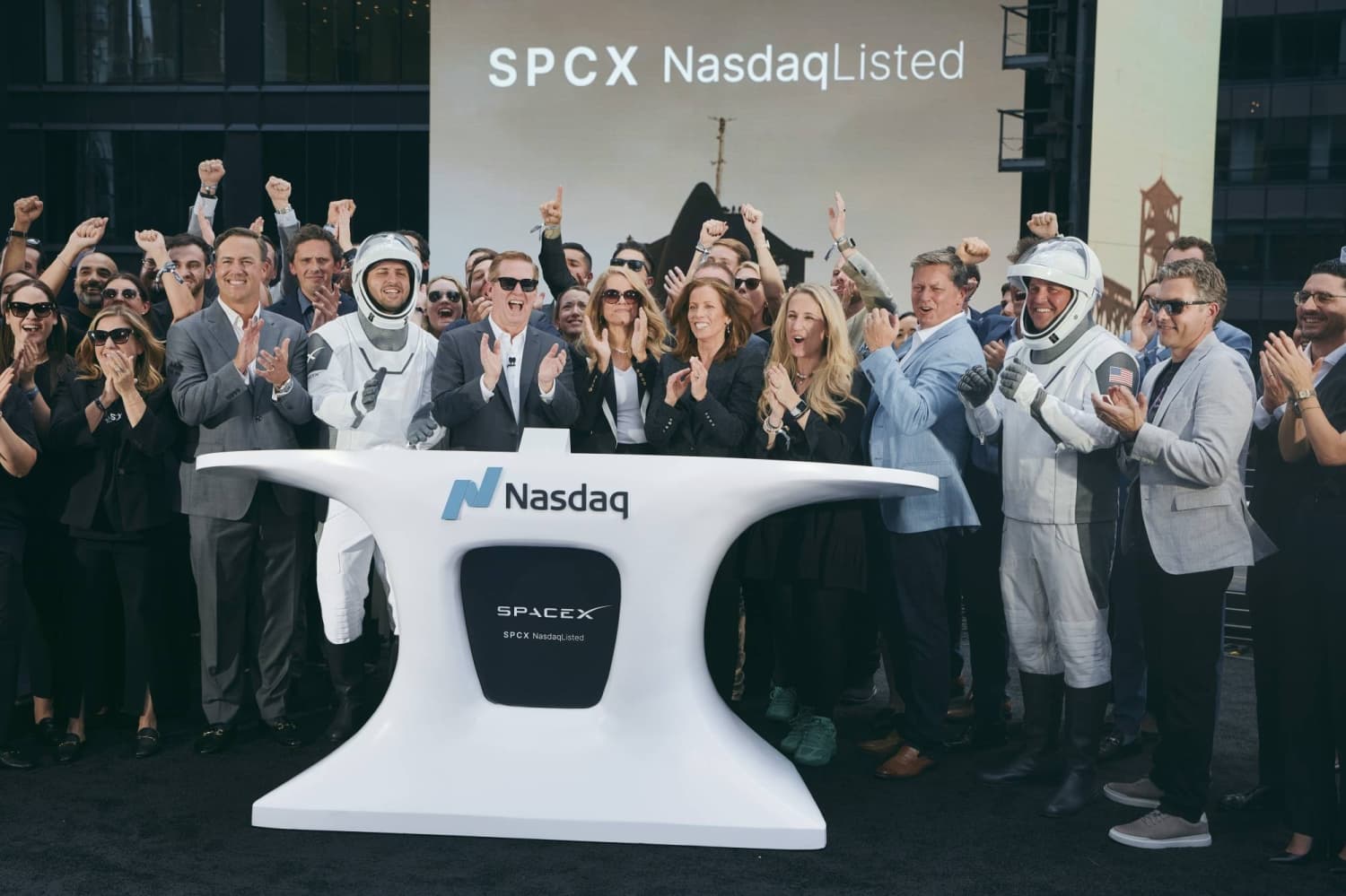 SpaceX Surpasses Amazon in Market Value Following 49% Post-IPO Surge