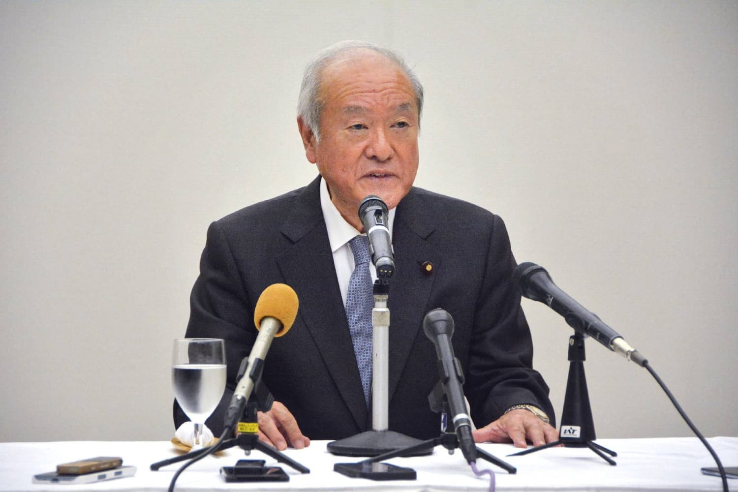 Japan's LDP Official Suzuki Expresses Opposition to Diet Session Extension