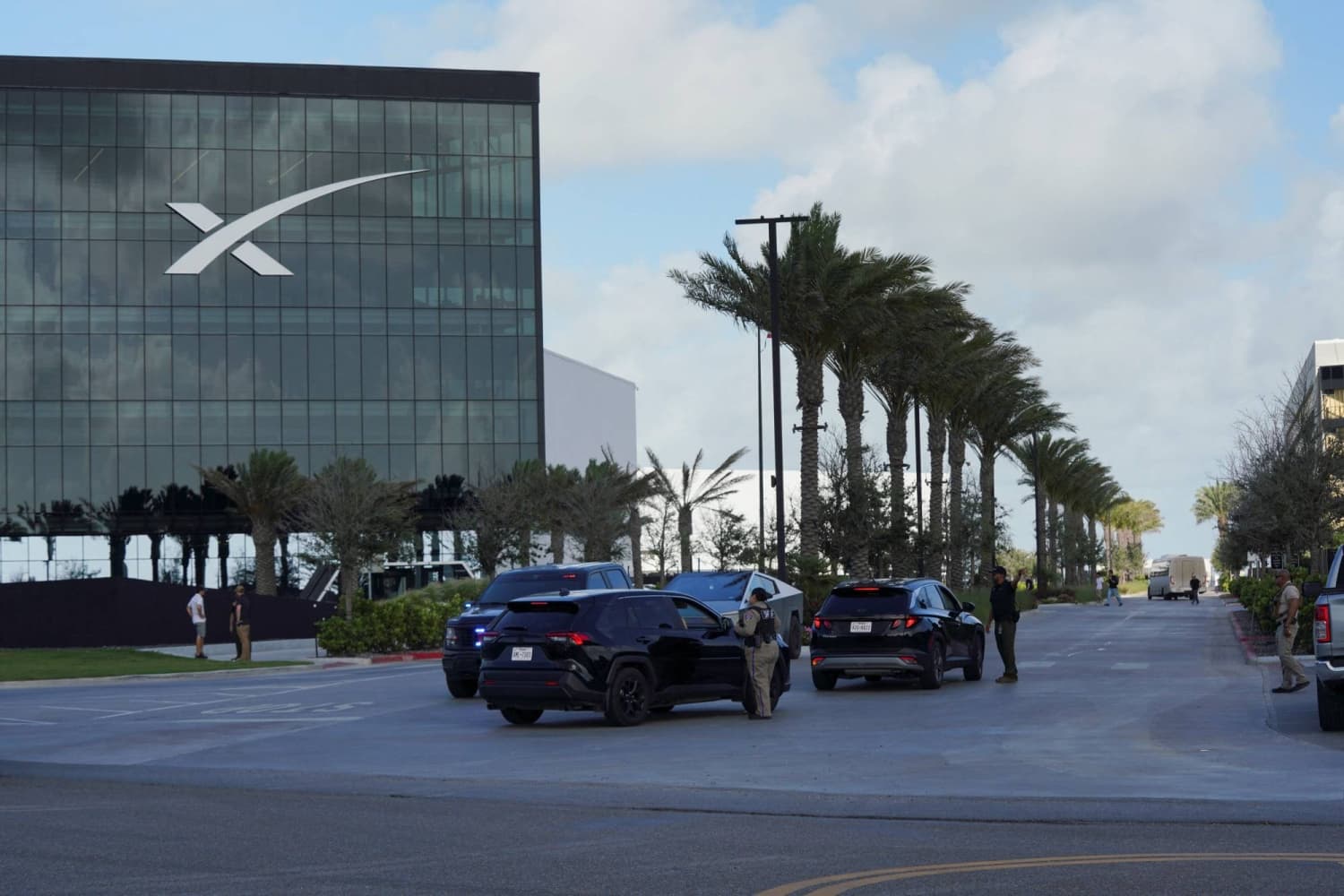SpaceX Shares Drop for Third Consecutive Day, Losing $600 Billion in Value