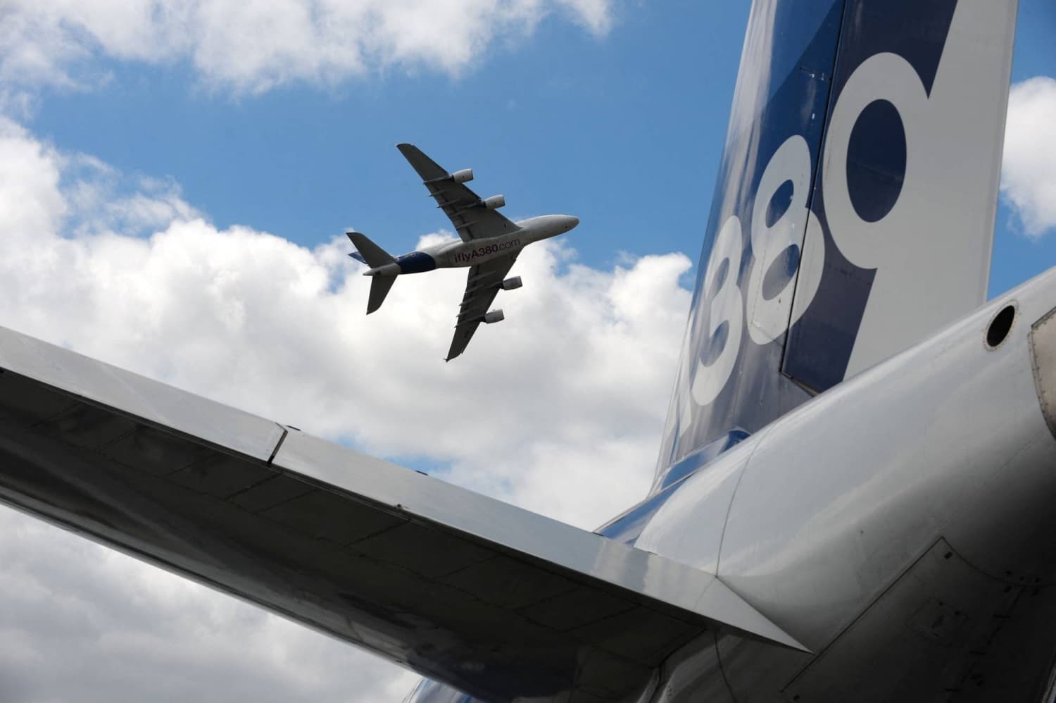 Airbus to Conduct Inspections on 16 A380 Aircraft Following Wing Cracks