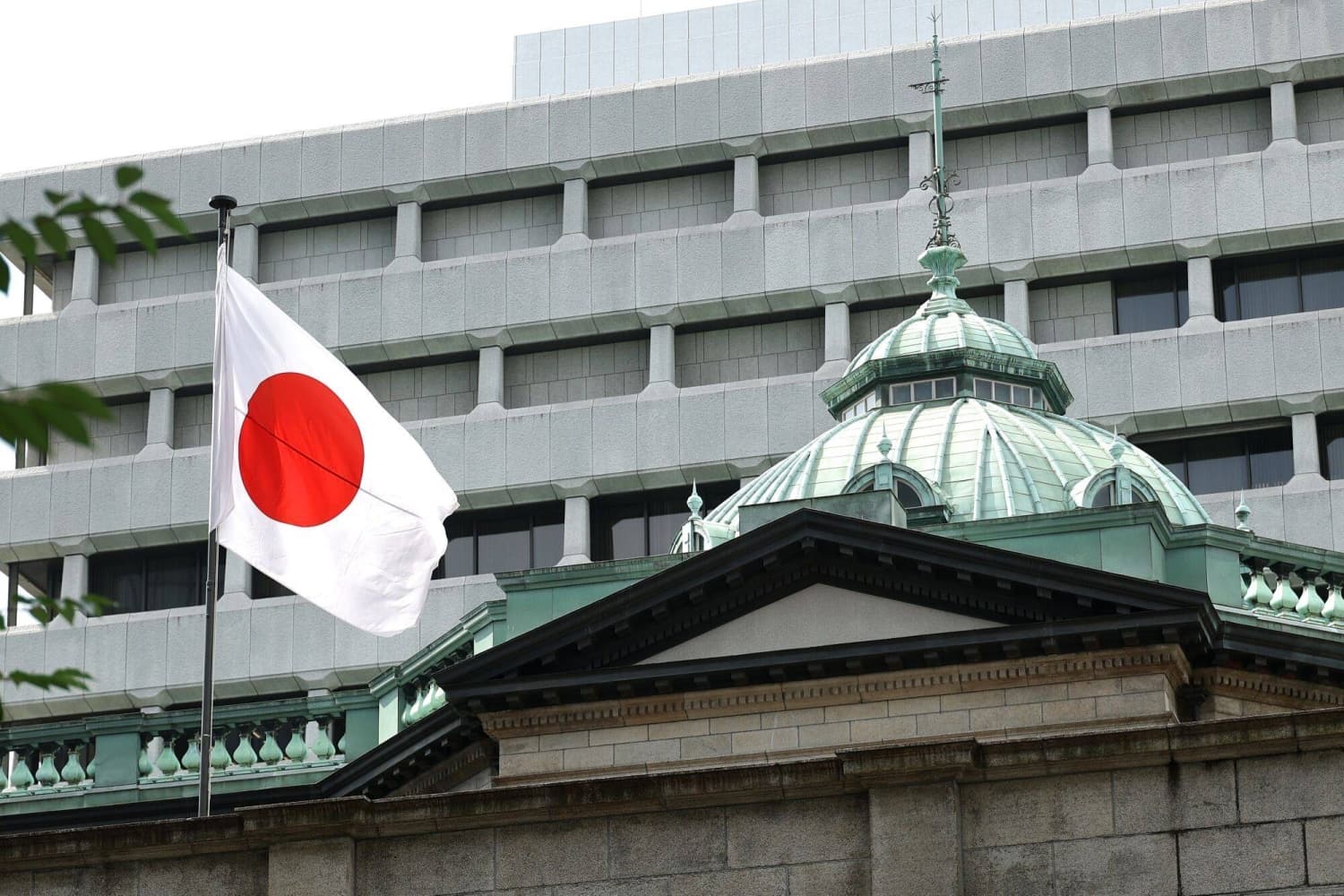 Yen's Decline Influences Bank of Japan's Consideration for Rate Increases