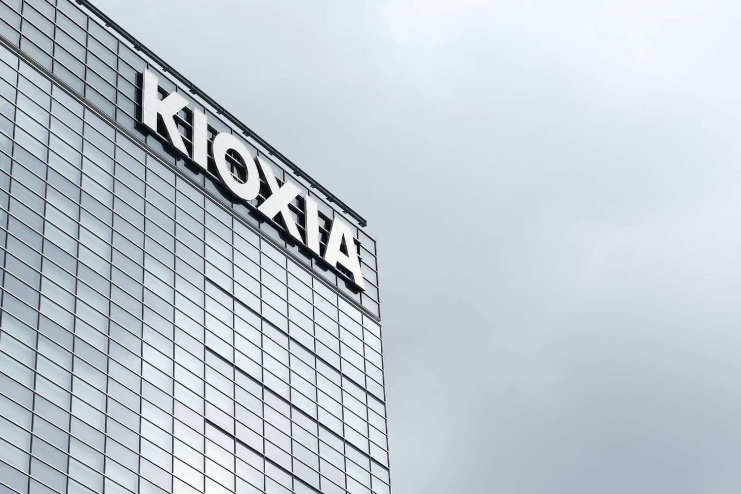 Kioxia's Market Value Drops 50% Amid AI Investment Concerns