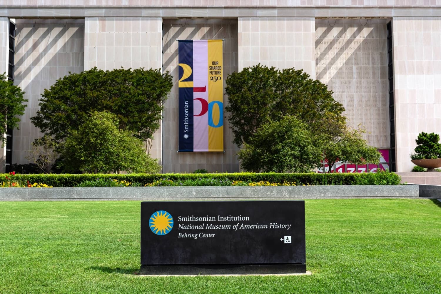 Trump Directs Placement of Disclaimer Signs at American History Museum