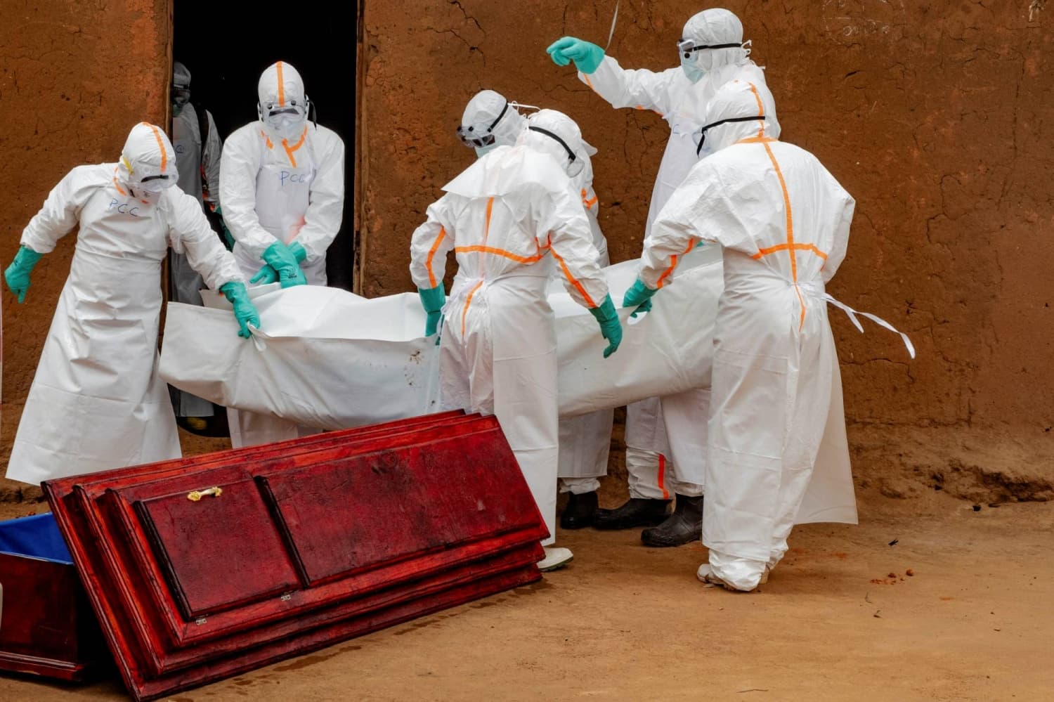 Congo's Ebola Surveillance Teams Struggle with Reporting Challenges