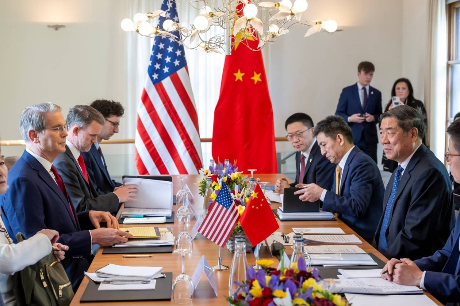U.S. and China Hold Trade Talks Ahead of Xi Jinping's Upcoming Visit