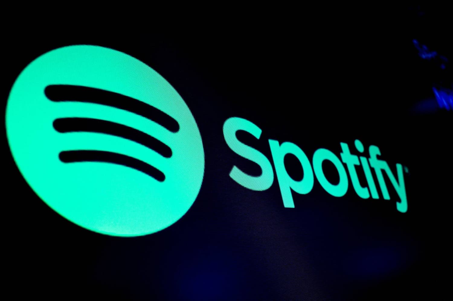 Spotify Requests Creators to Identify AI-Generated Songs