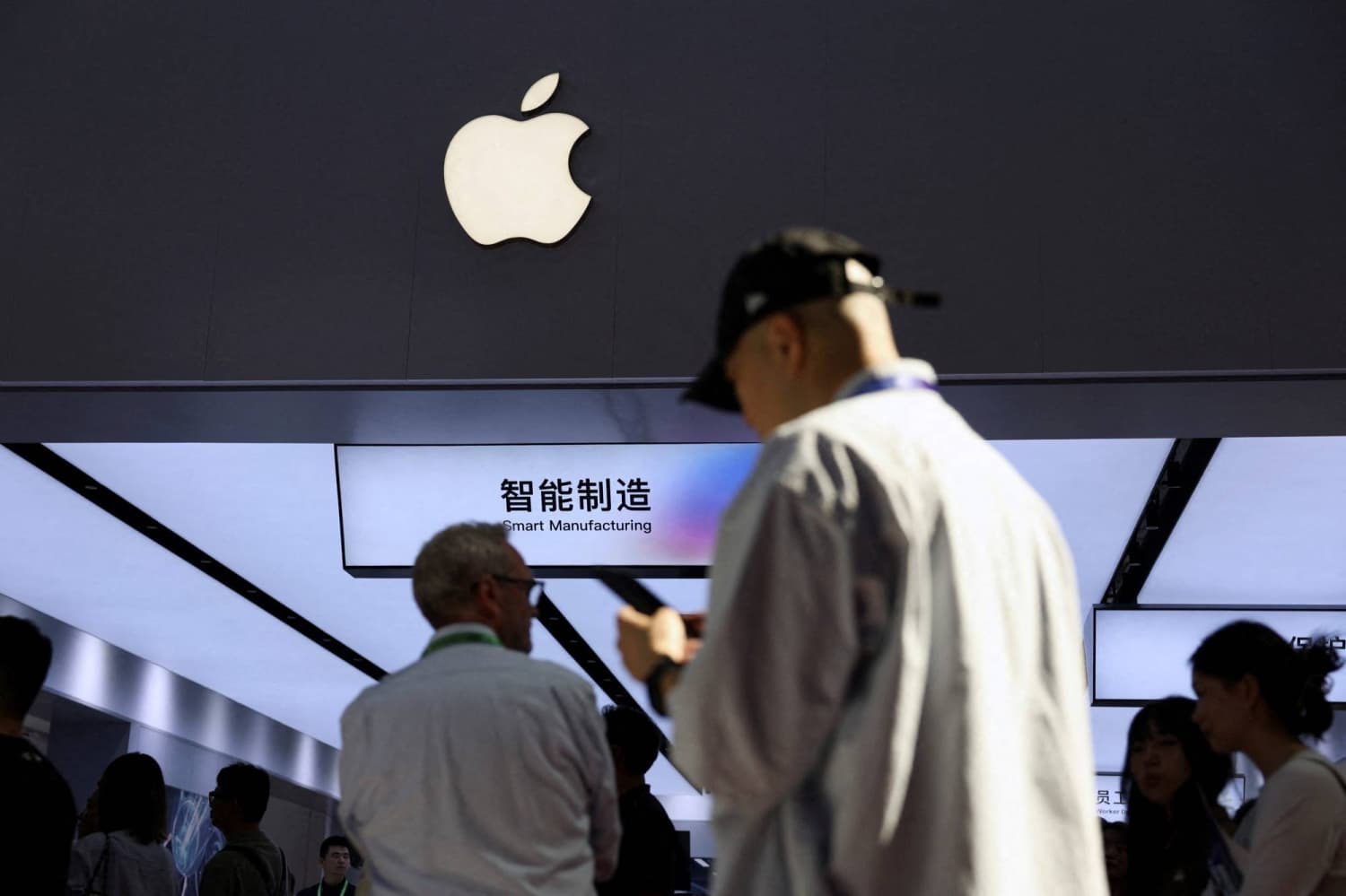 Apple Develops AI Model for China with Support from Alibaba, Sources Say