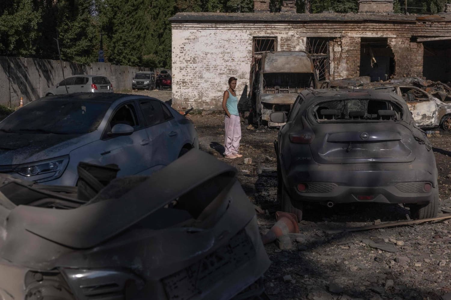 Russian Strikes Claim 16 Lives in Ukraine; Zelenskyy Highlights Need for Patriots