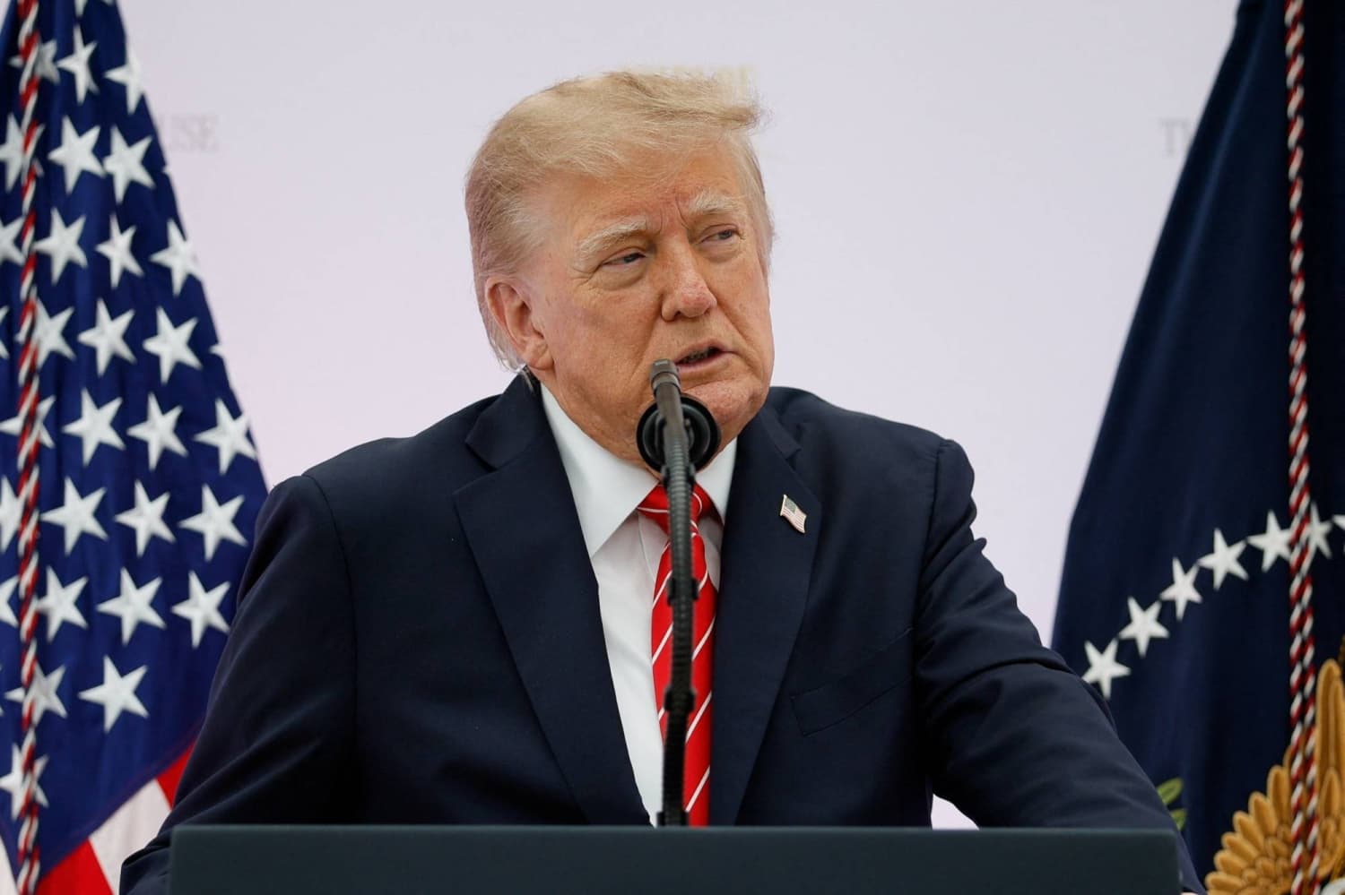 Trump Confirms No U.S. Military Action Against Iran Before Midterm Elections