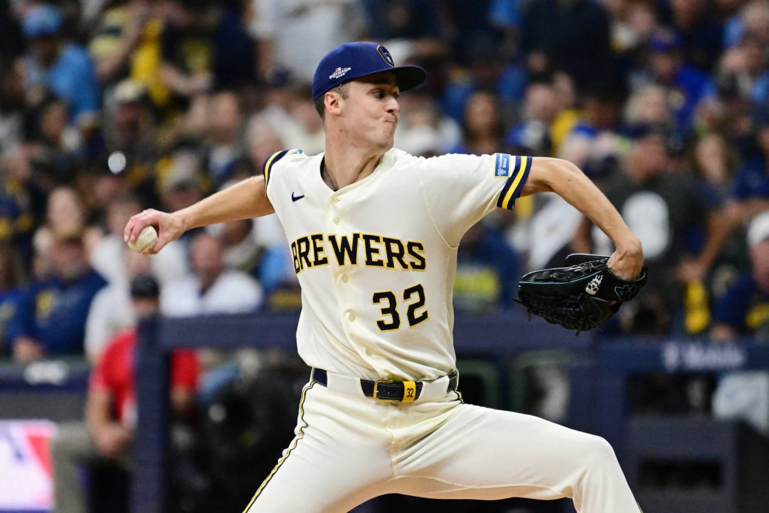 Brewers Defeat Dodgers 2-1 in Opening Game of NL Championship Series