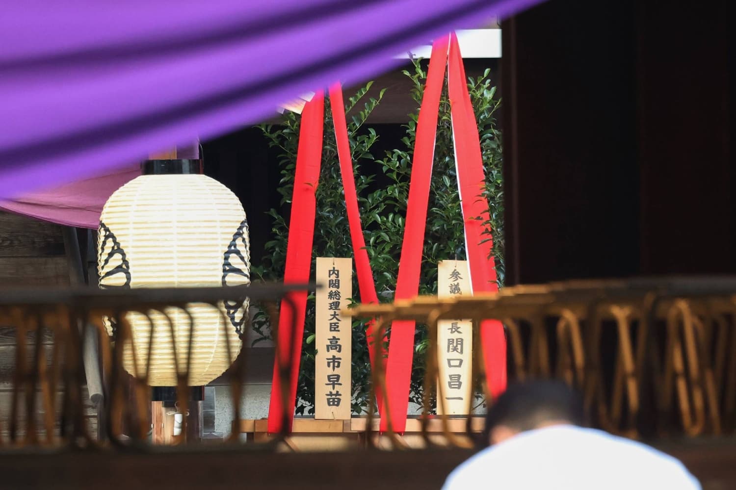 Takaichi Offers Ritual at Yasukuni Shrine Amid Festival Observances