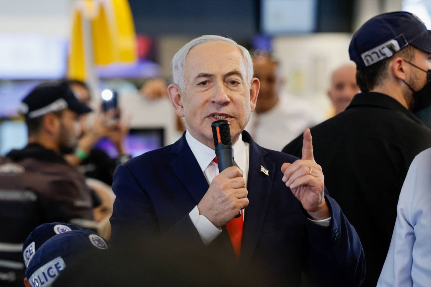 Israelis Abroad Return Home to Vote, Challenging Netanyahu's Leadership