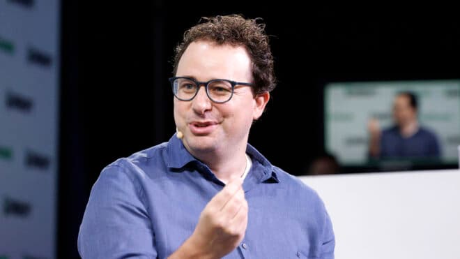 Anthropic CEO'su açık ağırlıklı modellerin yasaklanmasını istemediklerini belirtti