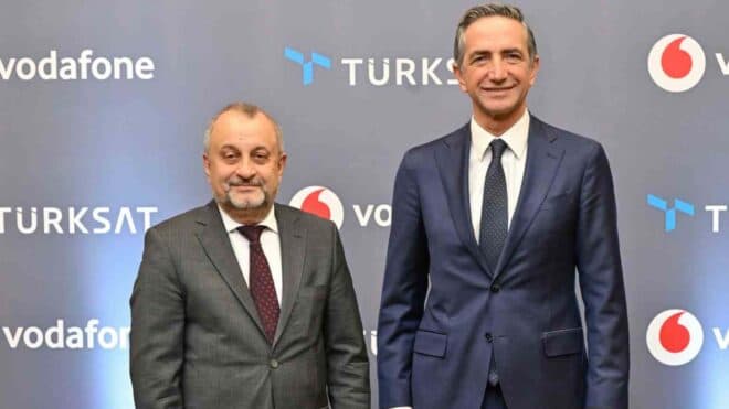 Türksat ve Vodafone, fiber altyapı için stratejik iş birliği gerçekleştirdi