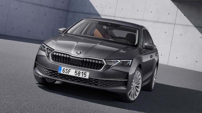 2025 verilerini paylaşan Škoda, Superb ve Octavia'yı içten yanmalı olarak sunmaya devam edecek