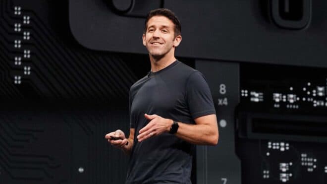 Yine söylendi: “Tim Cook’tan sonra Apple’ın başına John Ternus geçebilir.”