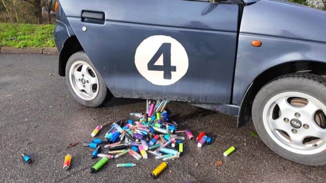 YouTuber Chris Doel, elektronik sigara bataryalarıyla yol alan bir elektrikli araç üretti [Video]