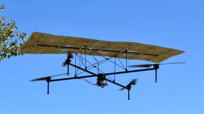 Güneş enerjisiyle 5 saatten uzun süre havada kalabilen bir drone üretildi [Video].