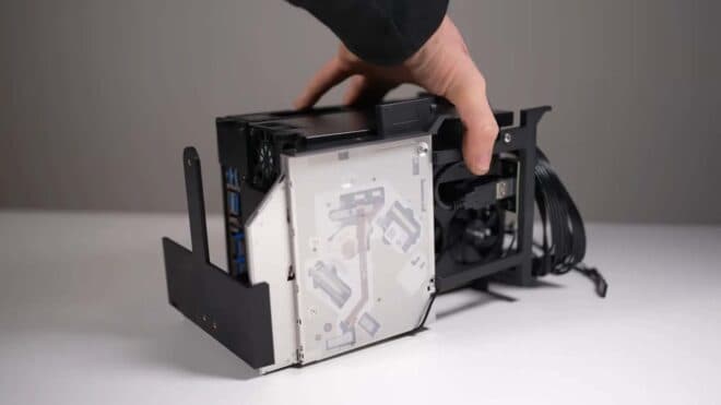 Xbox Series X’in kasasına disk sürücülü PC kuruldu [Video]