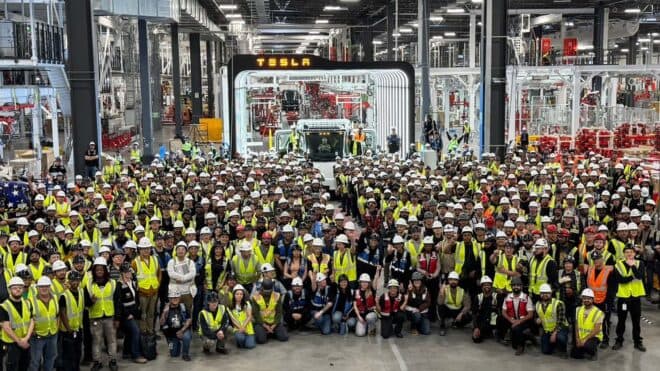 Tesla Semi için geniş çaplı seri üretim hattı devreye alındı