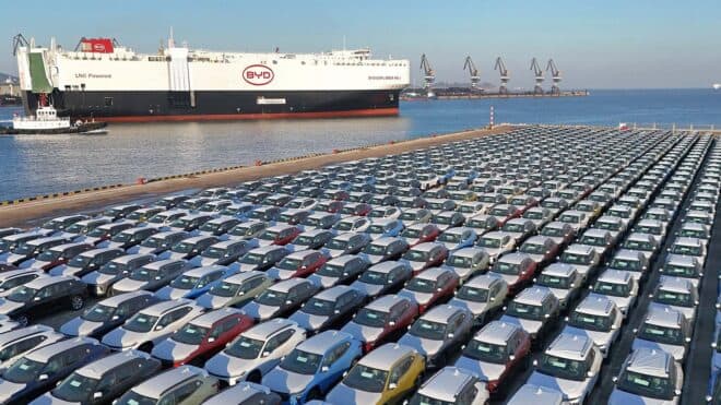 Çin'in aylık araç ihracatı 1 milyon adedi geçti