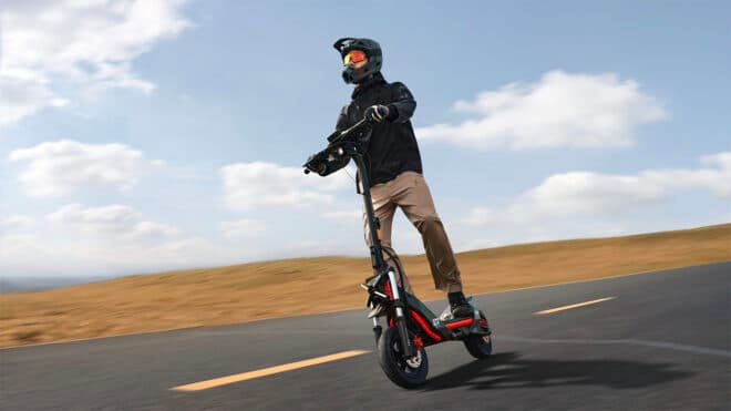 Segway'in yeni elektrikli scooter modelleri ZT3 Pro ve Max G3 tanıtıldı