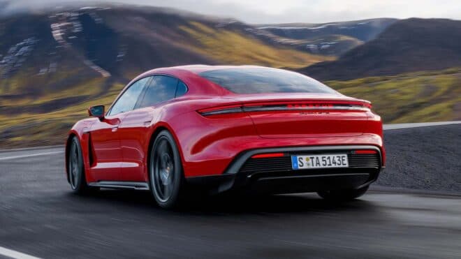 Porsche, Taycan'ın üretimden kaldırılmayacağını açıkladı