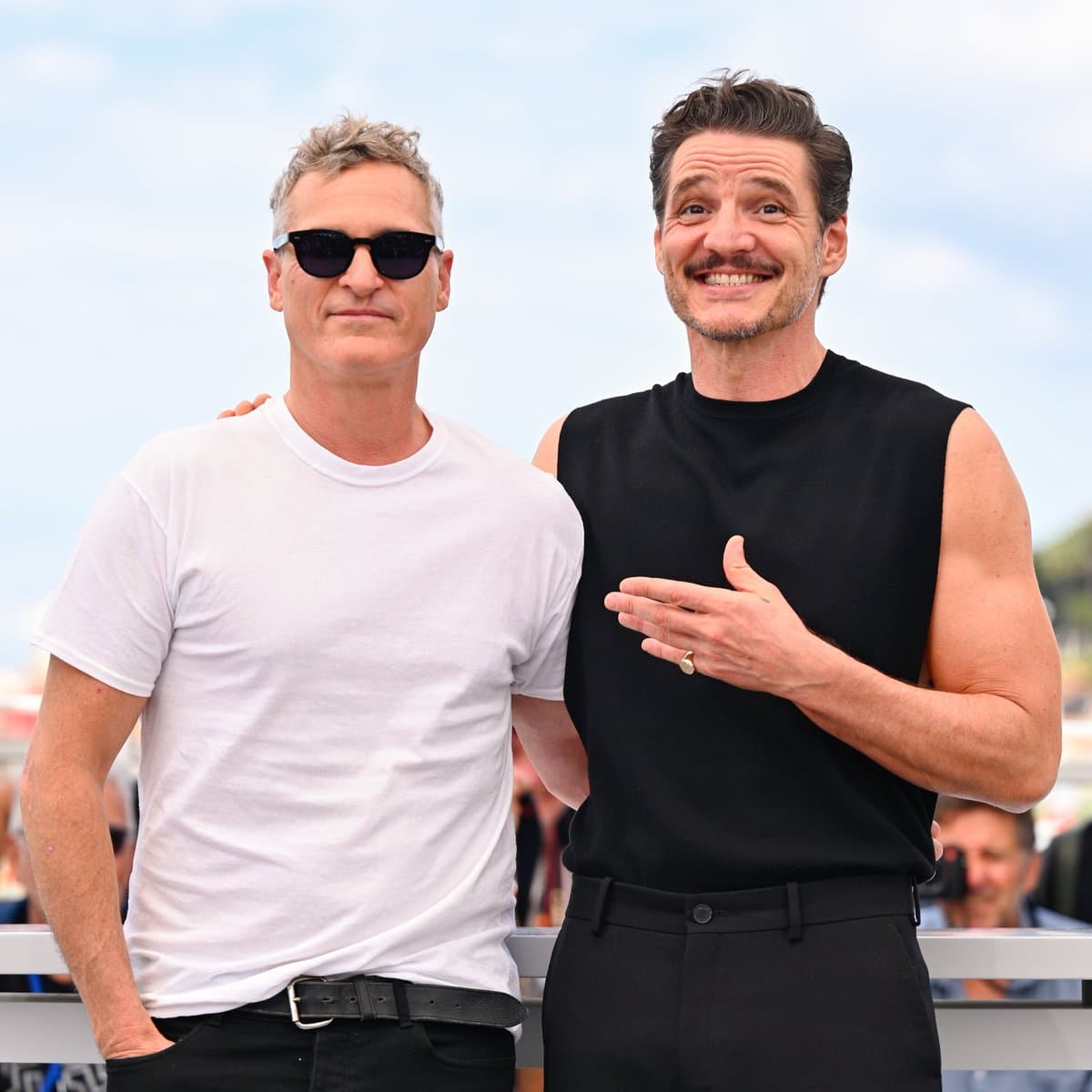 Pedro Pascal, De Noche filminde Joaquin Phoenix'in yerini aldı